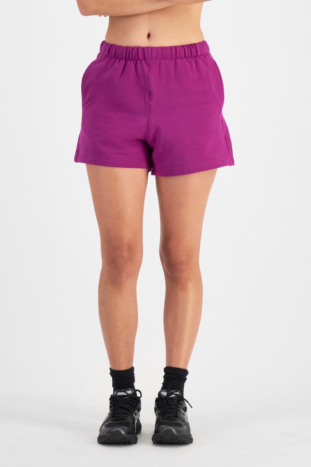 Tiana (She/Her) wears size S and is 176cm tall
