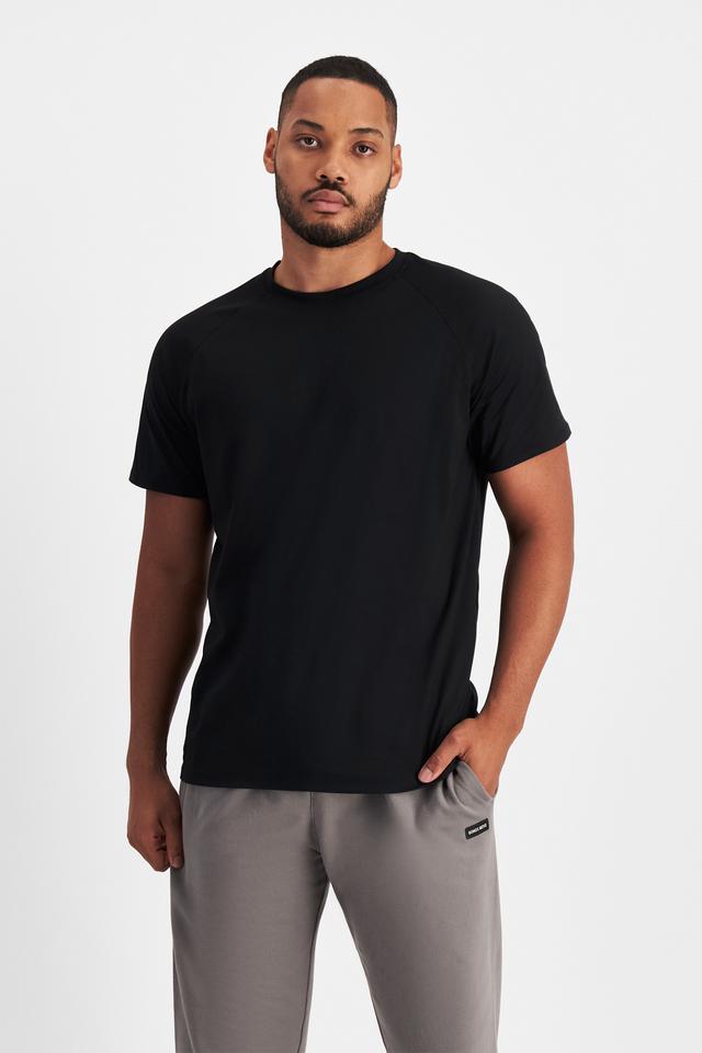 Jason (He/Him) wears size XL and is 194cm tall with 93cm chest and 113cm waist