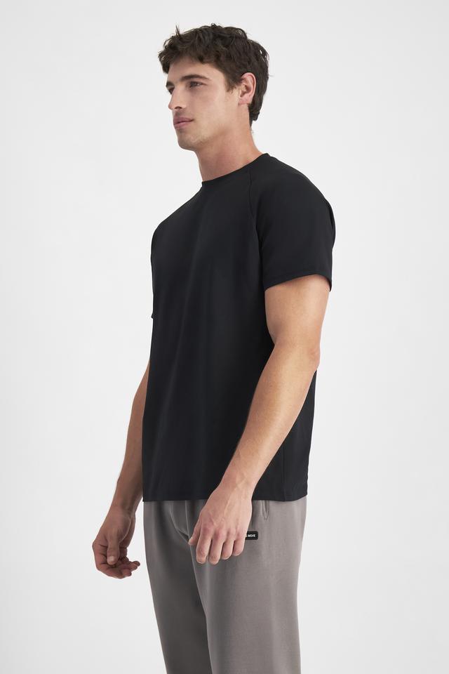 JOSH (He/Him) wears size M and is 185.48cm tall with 99cm chest and 81cm waist