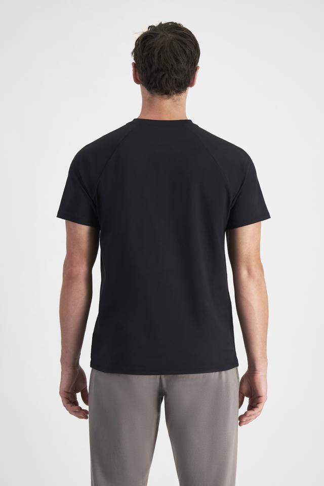 JOSH (He/Him) wears size M and is 185.48cm tall with 99cm chest and 81cm waist