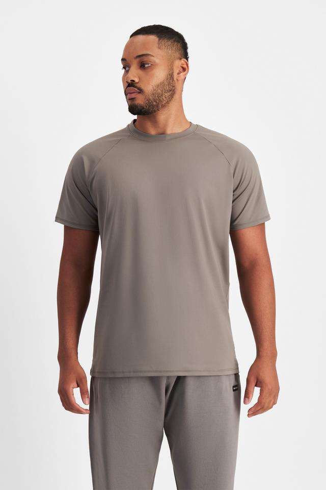 Jason (He/Him) wears size XL and is 194cm tall with 93cm chest and 113cm waist