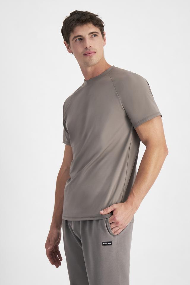 JOSH (He/Him) wears size M and is 185.48cm tall with 99cm chest and 81cm waist