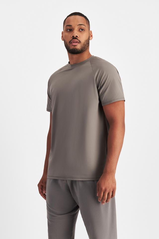 Jason (He/Him) wears size XL and is 194cm tall with 93cm chest and 113cm waist