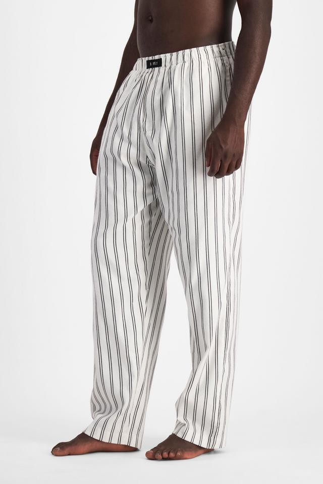 Emmanuel (He/Him) wears size M and is 183cm tall with 97cm chest and 81cm waist