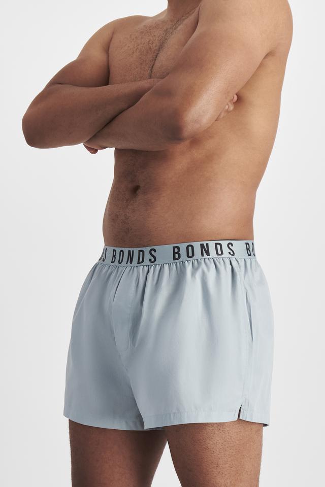 Jason (He/Him) wears size XL and is 194cm tall with 93cm chest and 113cm waist