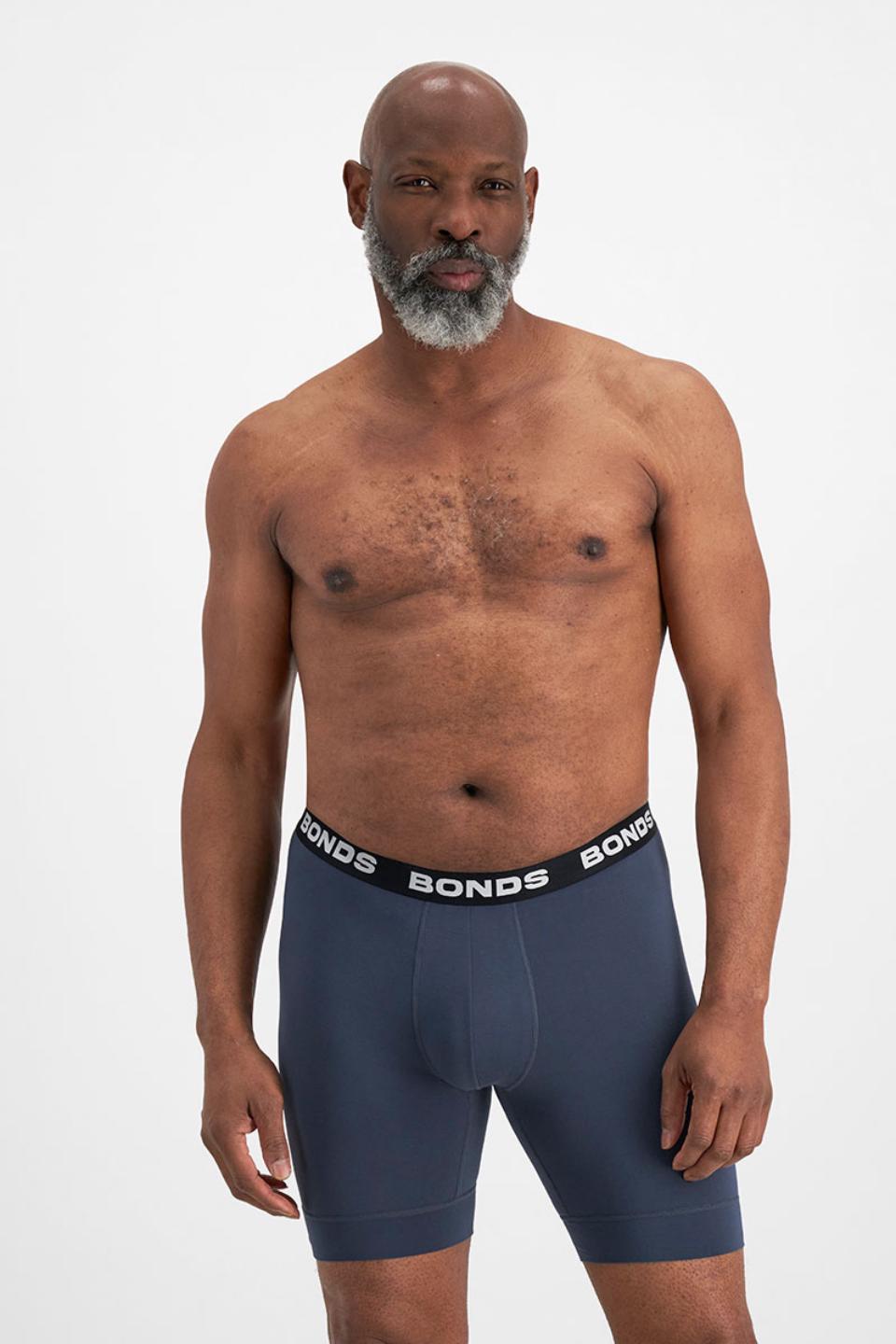 AUBREY WEARS A SIZE XL IS 188CM TALL WITH 112CM CHEST AND 102CM WAIST