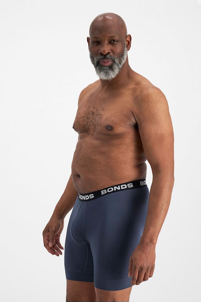 AUBREY WEARS A SIZE XL IS 188CM TALL WITH 112CM CHEST AND 102CM WAIST