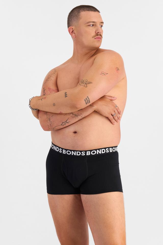 Jake (He/Him) wears size XL and is 195cm tall with 115.57cm chest and 106.68cm waist