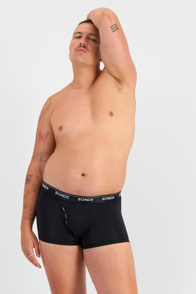 Jake (He/Him) wears size XL and is 195cm tall with 115.57cm chest and 106.68cm waist