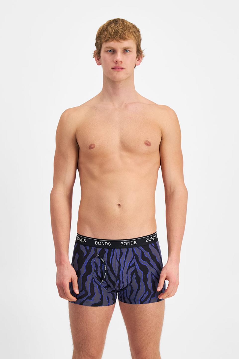 Max (He/Him) wears size Medium and is 189cm tall with 90cm chest and 73cm waist