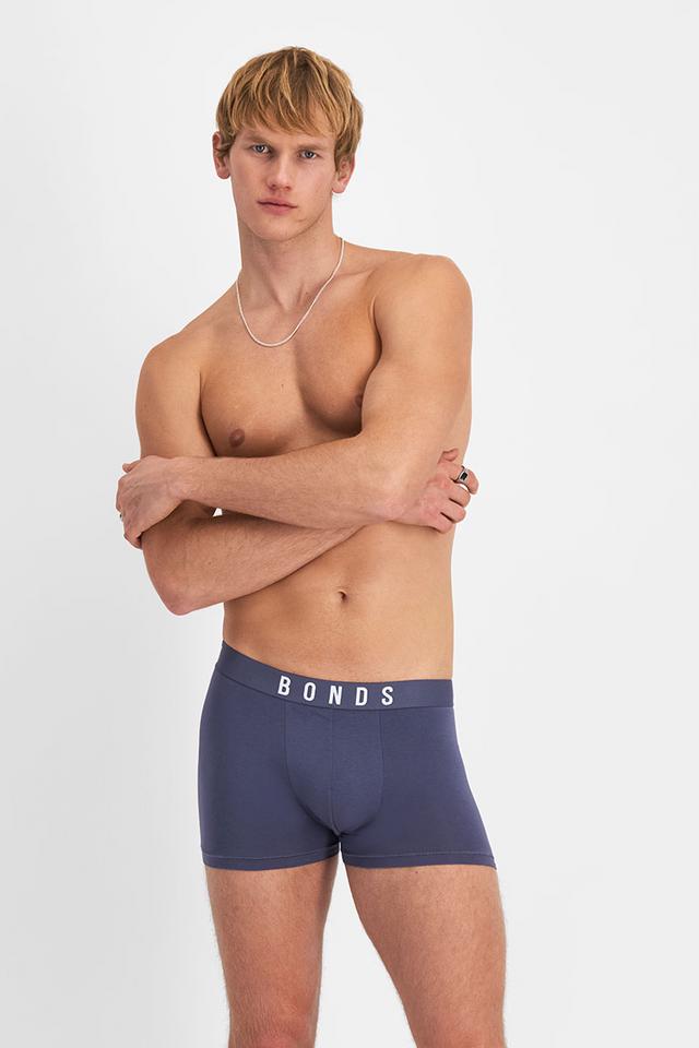 Max (He/Him) wears size Medium and is 189cm tall with 90cm chest and 73cm waist