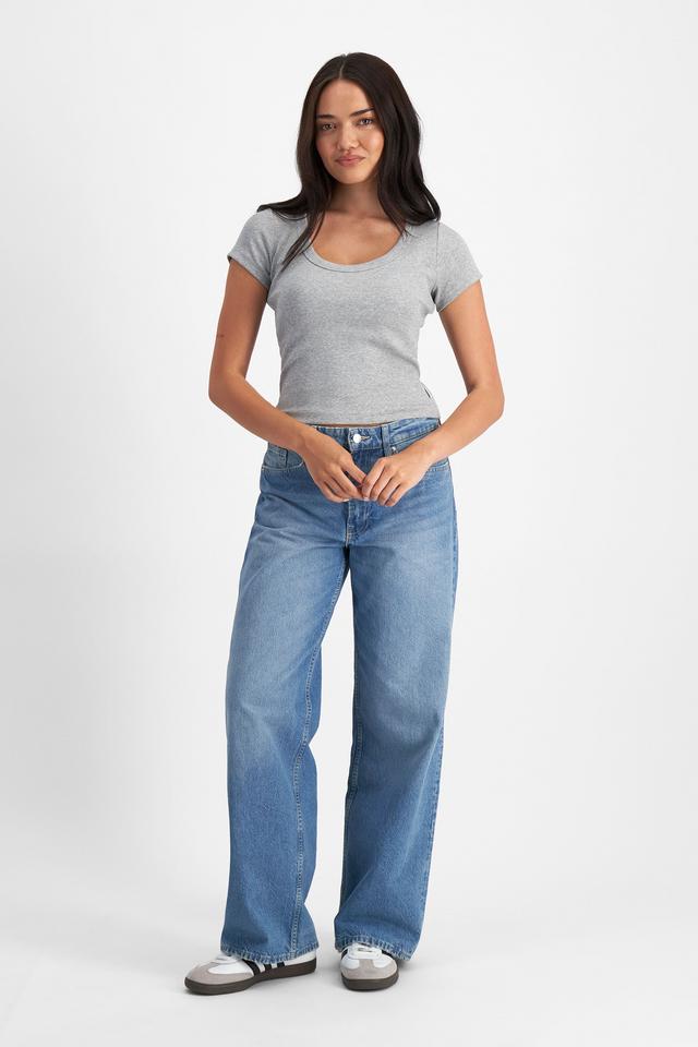 Portia (She/Her) wears size S and is 171cm tall with 80cm chest and 64cm waist