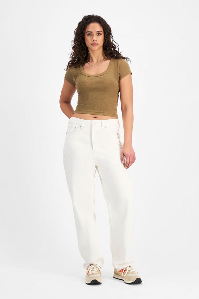 Laila (She/Her) wears size Small and is 180cm tall with 91cm chest and 74cm waist