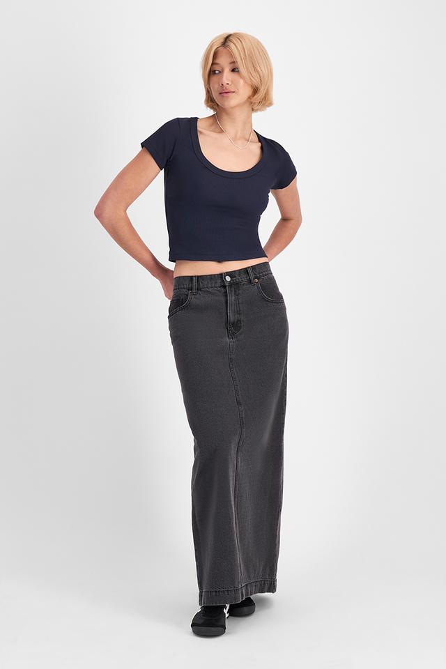 Rhiannan (She/Her) wears size 10 and is 175cm tall with cm chest and cm waist