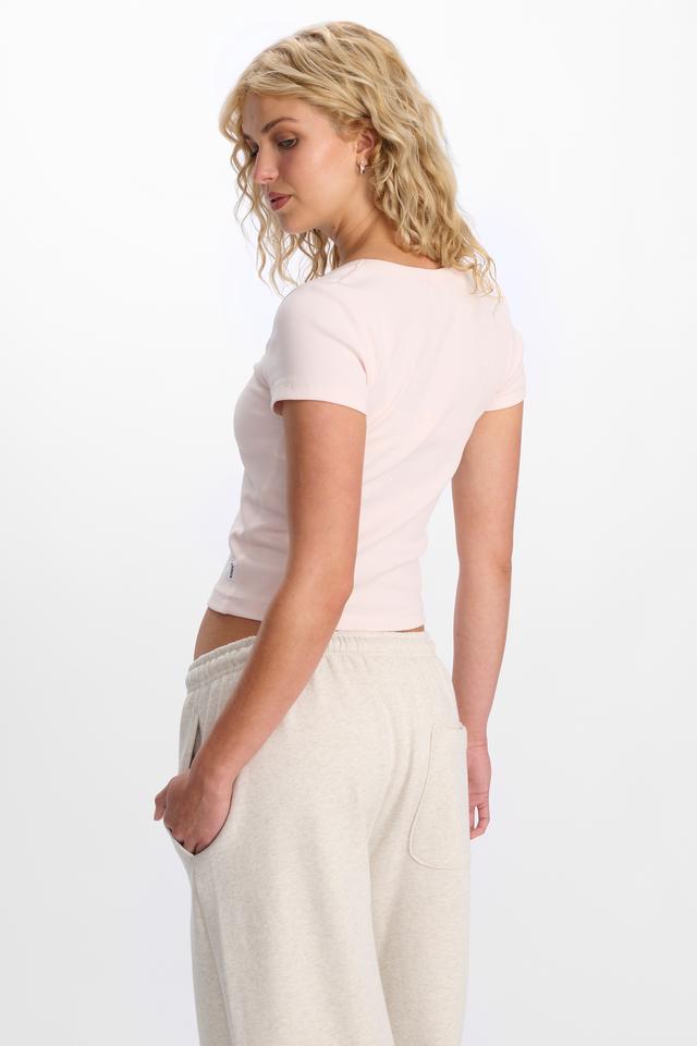 Asha (She/Her) wears size S and is 176cm tall with 82cm chest and 65cm waist
