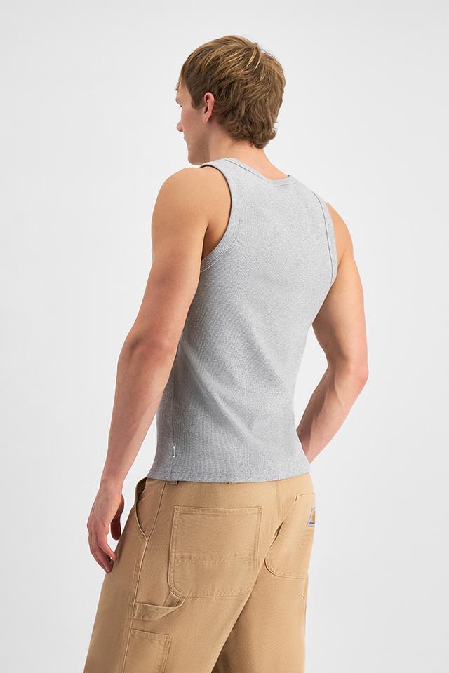 Max (He/Him) wears size M and is 189cm tall with 90cm chest and 73cm waist