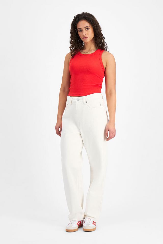 Laila (She/Her) wears size Small and is 180cm tall with 91cm chest and 74cm waist