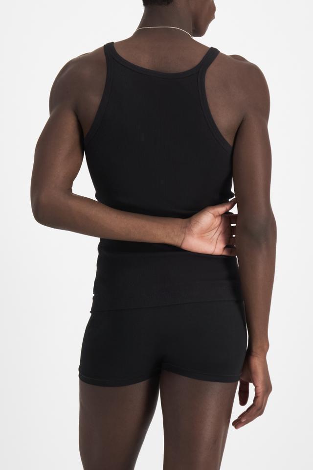 Emmanuel (He/Him) wears size M and is 182cm tall with 93cm chest and 73cm waist