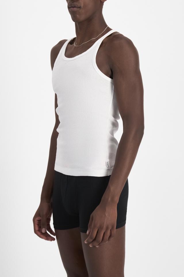 Emmanuel (He/Him) wears size M and is 182cm tall with 93cm chest and 73cm waist