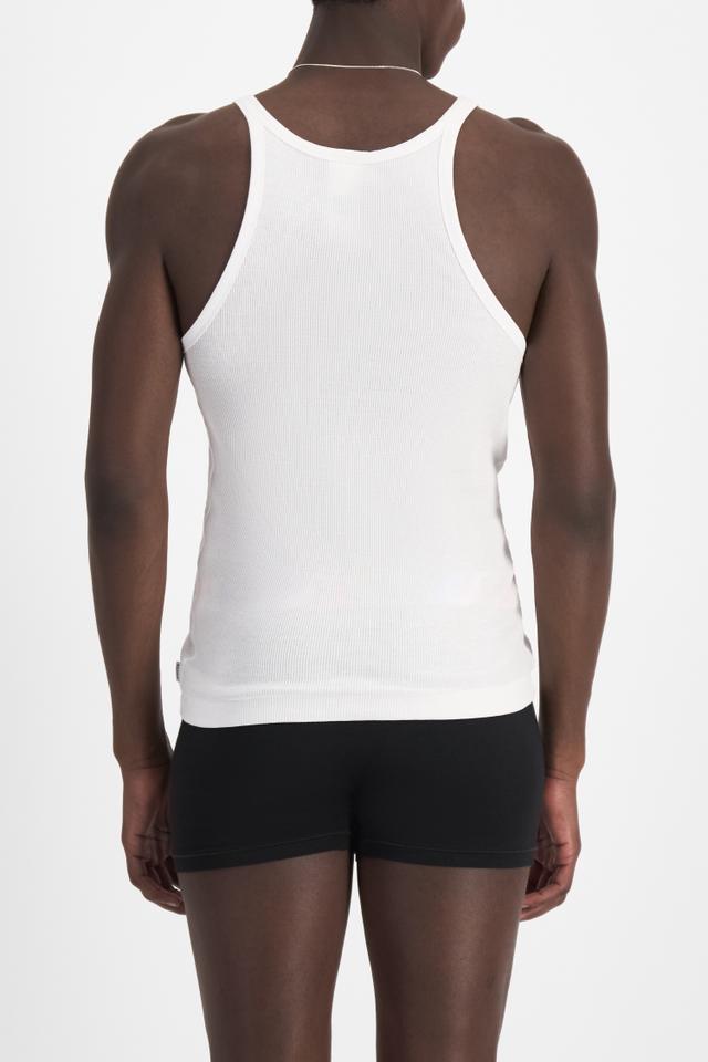 Emmanuel (He/Him) wears size M and is 182cm tall with 93cm chest and 73cm waist