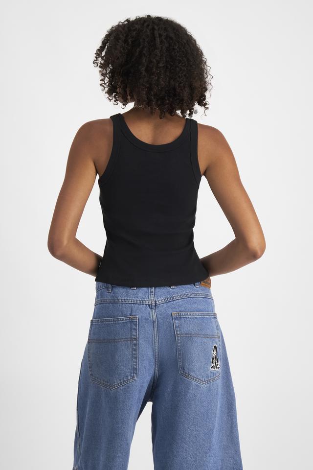 Norway (She/Her) wears size S and is 178cm tall with 82cm chest and 69cm waist