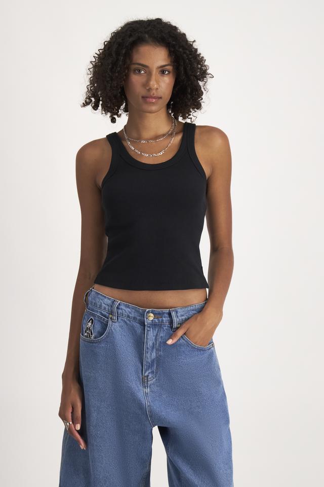 Norway (She/Her) wears size S and is 178cm tall with 82cm chest and 69cm waist
