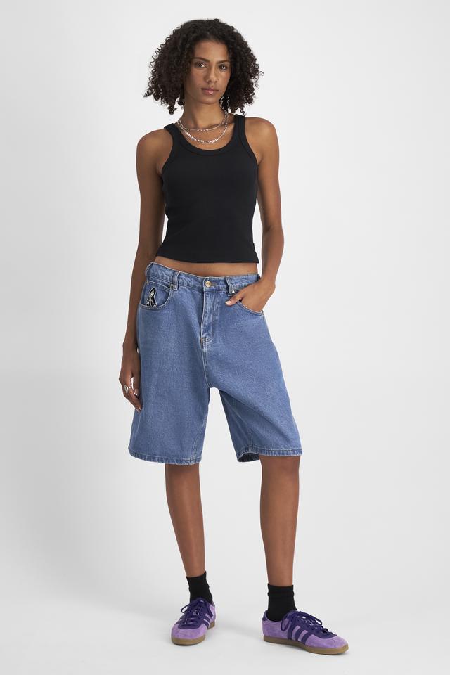Norway (She/Her) wears size S and is 178cm tall with 82cm chest and 69cm waist