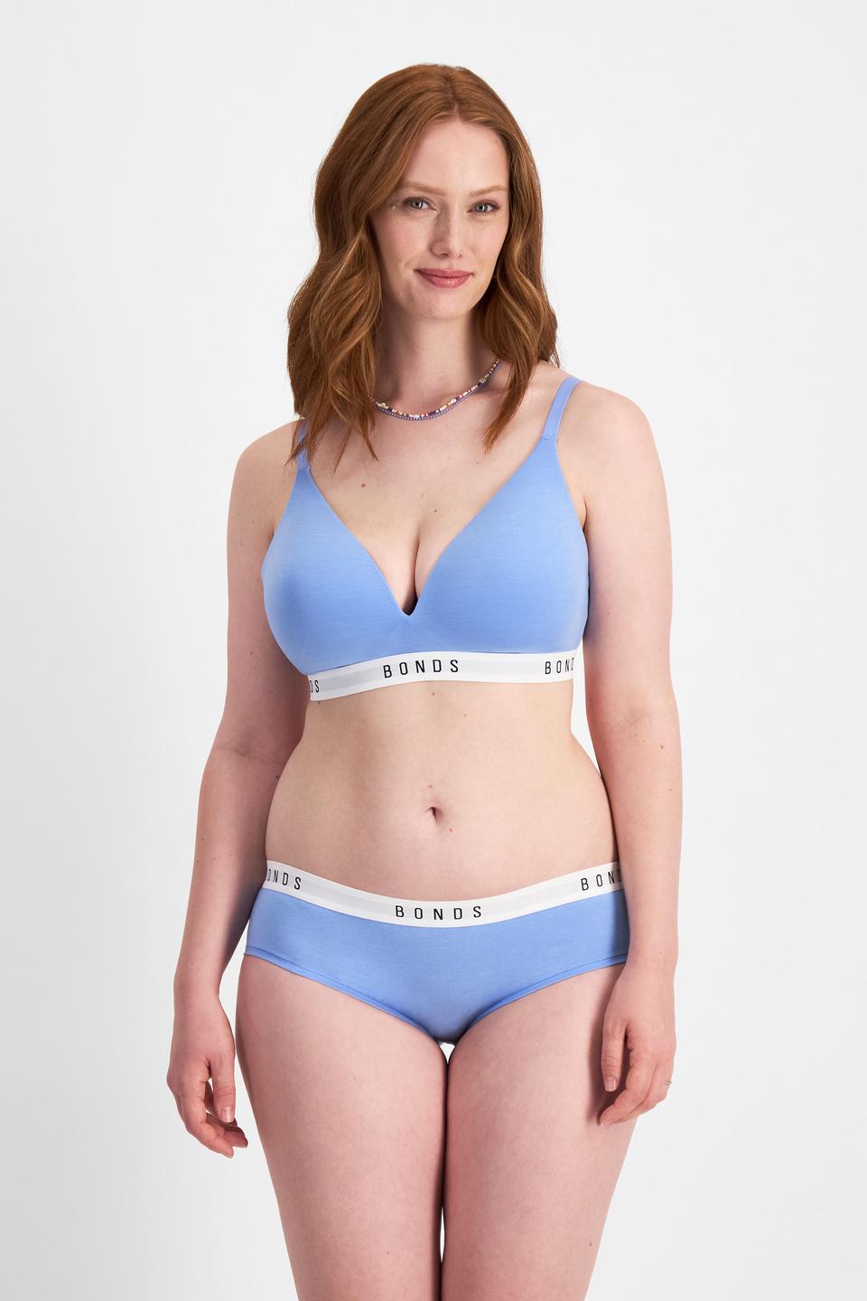 Martine (She/Her) wears size 14 and is 175cm tall with 82cm chest and 76cm waist