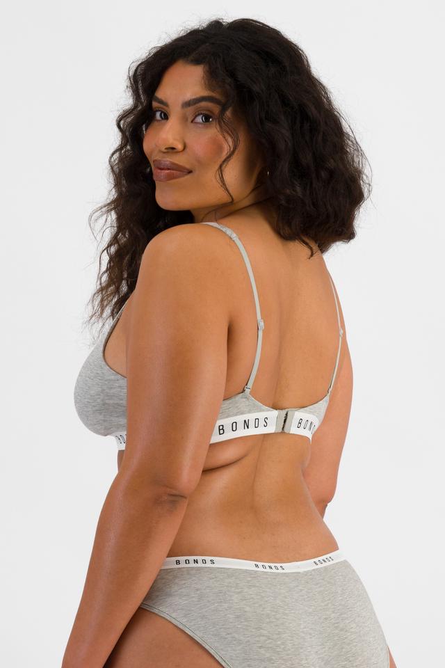 Laura (She/Her) wears size 14 and is 165cm tall with 94cm chest and 76cm waist
