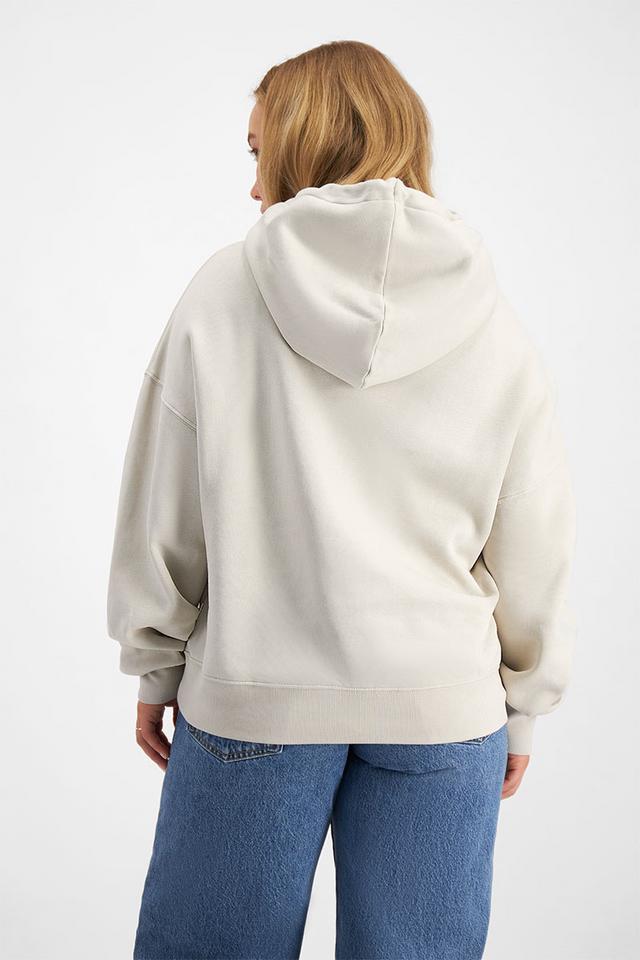 Taylor (She/Her) wears size Large and is 161cm tall with 98cm chest and 74cm waist