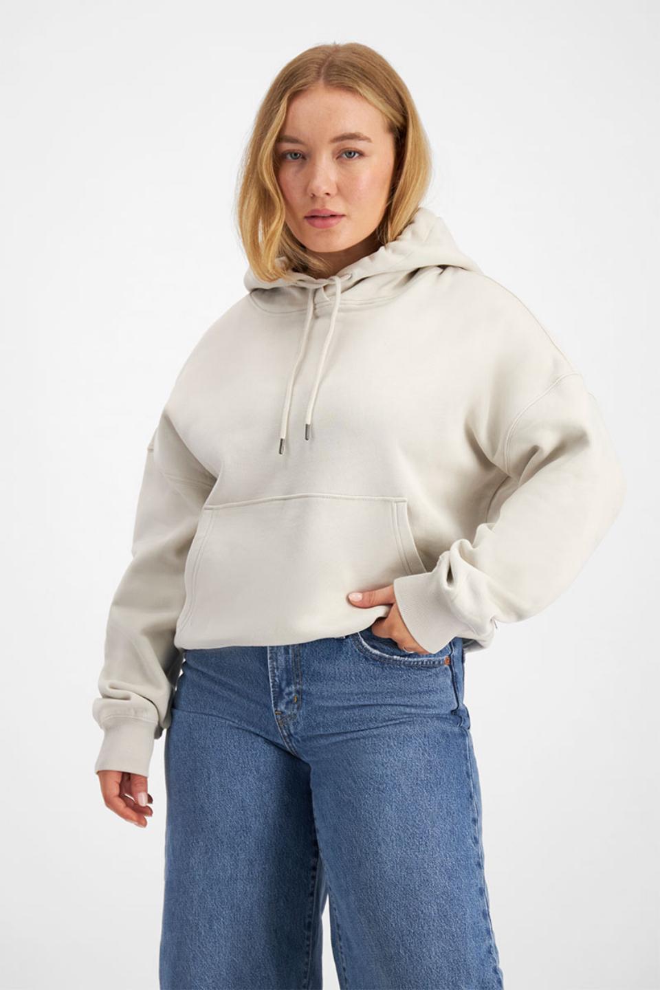 Taylor (She/Her) wears size Large and is 161cm tall with 98cm chest and 74cm waist