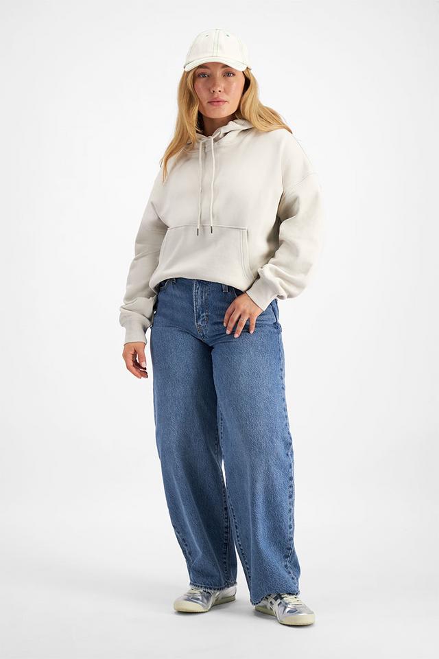 Taylor (She/Her) wears size Large and is 161cm tall with 98cm chest and 74cm waist