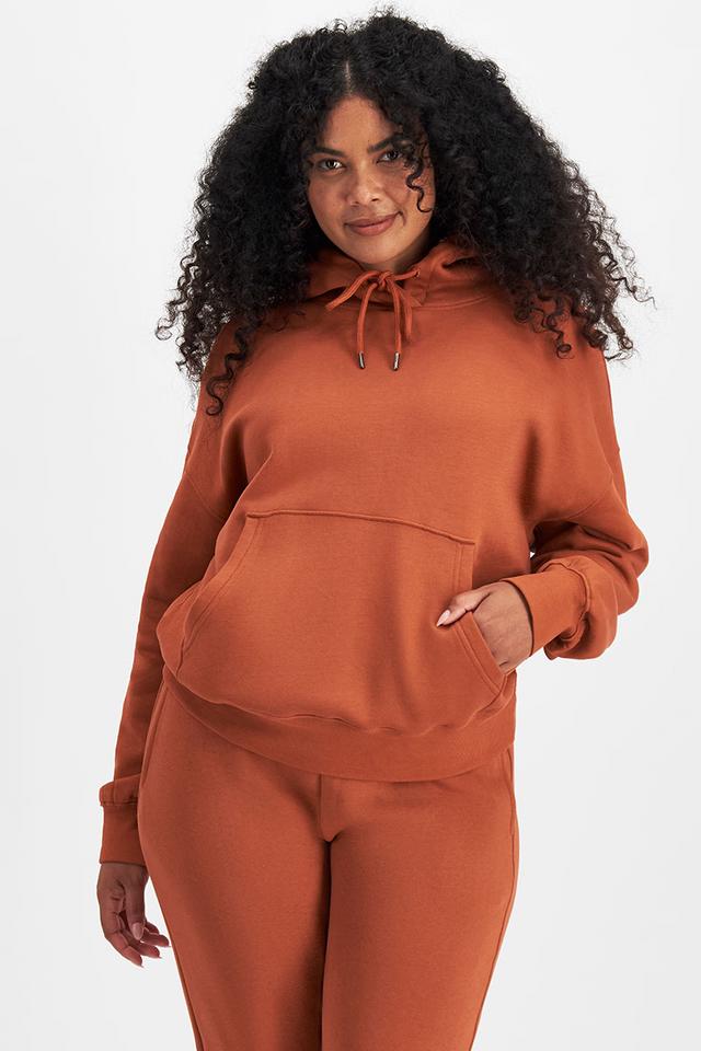 Larissa (She/Her) wears size Large and is 170.18cm tall with 90.17cm chest and 79.756cm waist