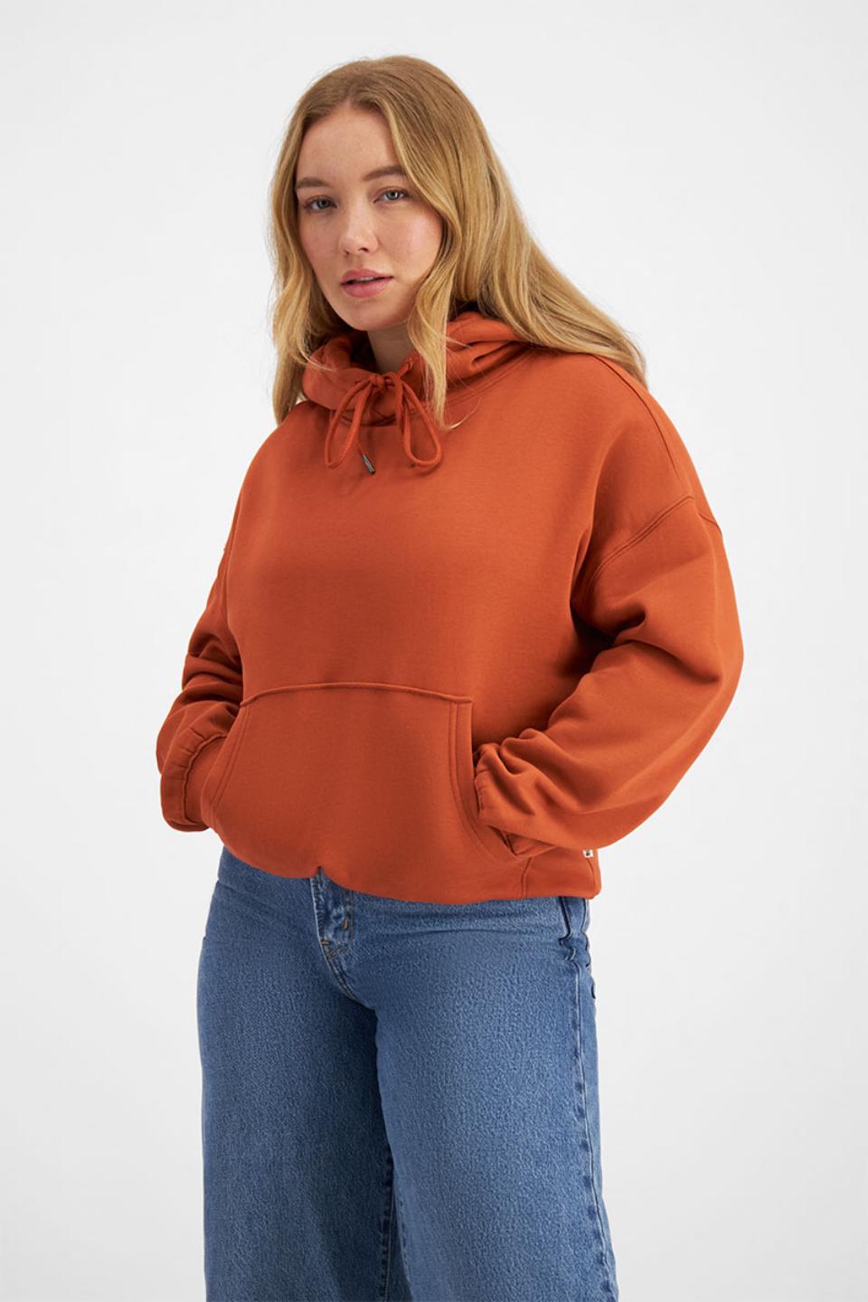 Taylor (She/Her) wears size Large and is 161cm tall with 98cm chest and 74cm waist