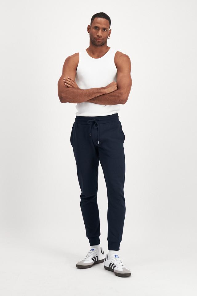 Romaric (He/Him) Wears Size Medium And Is 193cm Tall With 47cm Chest And 81cm Waist