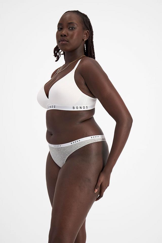 Victoria (She/Her) wears size 14 and is 178cm tall with 96cm chest and 78cm waist