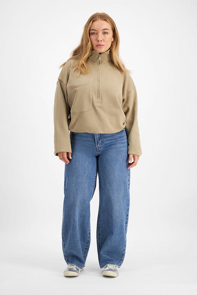 Taylor (She/Her) wears size Large and is 161cm tall with 98cm chest and 74cm waist