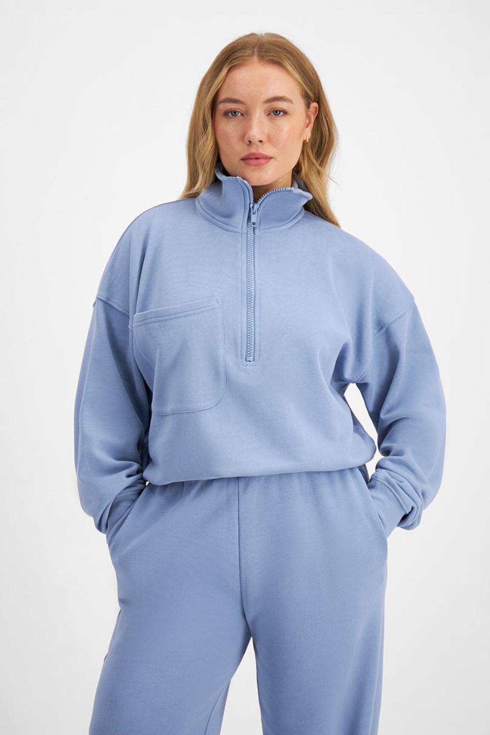 Taylor (She/Her) wears size Large and is 161cm tall with 98cm chest and 74cm waist