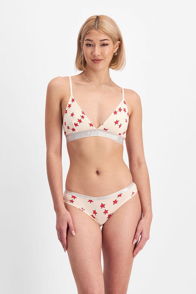 Rhiannan (She/Her) wears size 10 and is 175cm