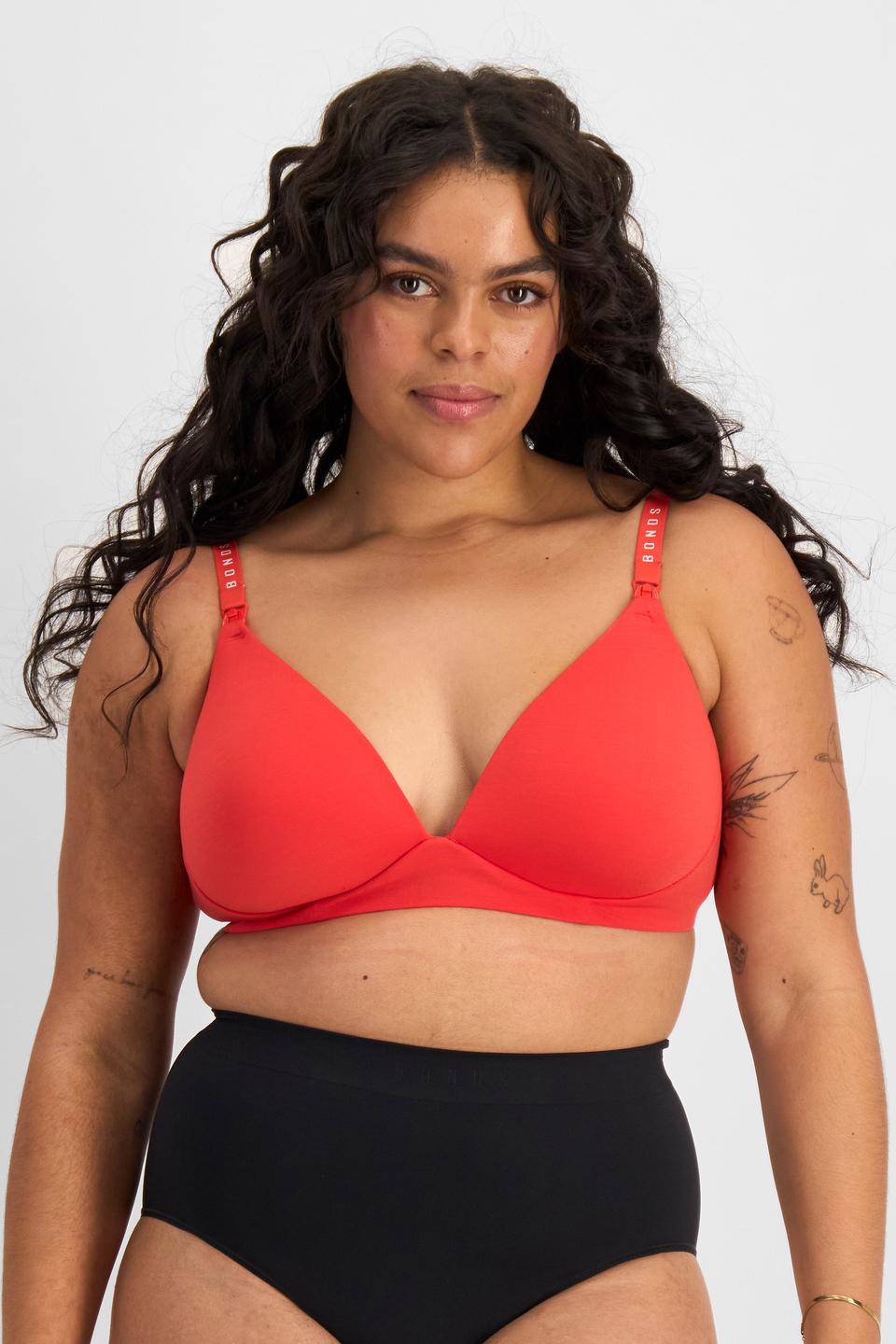 Bisahr (They/Them) wears size 10 and is 180cm tall with 81cm chest and 66cm waist