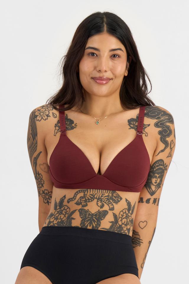 Aki (She/Her) wears size 10 and is 169cm tall with 90cm chest and 74cm waist