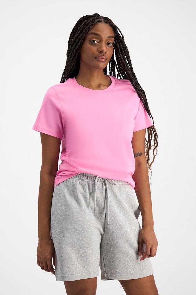 Tea (They/Them) wears size Small and is 177cm tall with 88cm chest and 71cm waist.