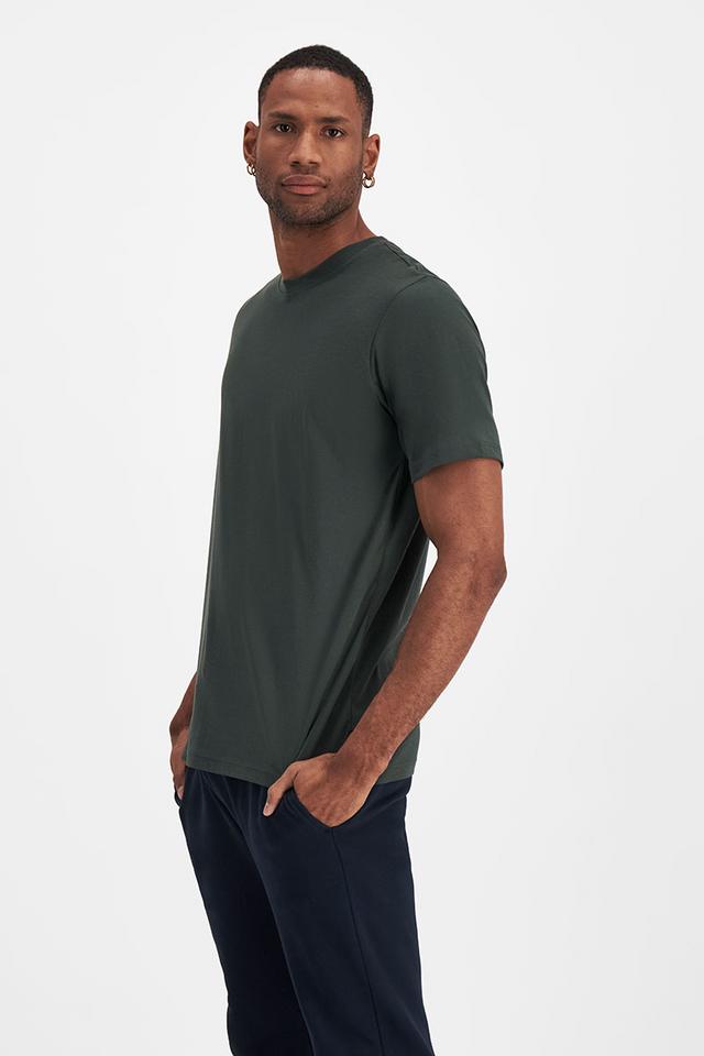 Romaric (He/Him) Wears Size Medium And Is 193cm Tall With 47cm Chest And 81cm Waist