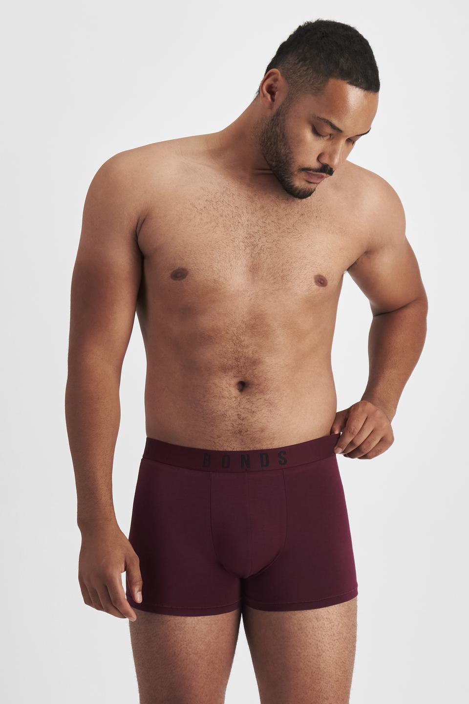 Jason (He/Him) wears size XL and is 194cm tall with 93cm chest and 113cm waist