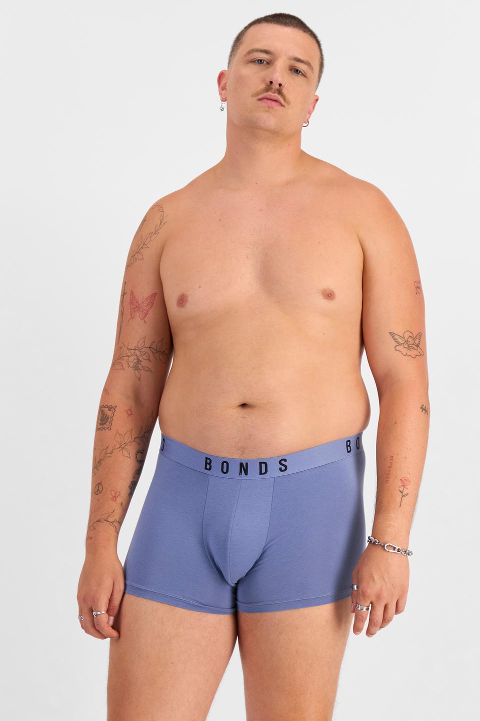 Jake (He/Him) wears size XL and is 195cm tall with 115.57cm chest and 106.68cm waist