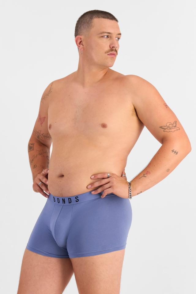 Jake (He/Him) wears size XL and is 195cm tall with 115.57cm chest and 106.68cm waist