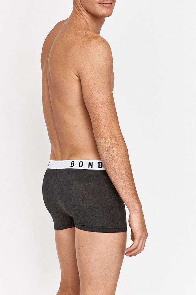 Model is 191cm tall with 103cm chest and 81cm waist