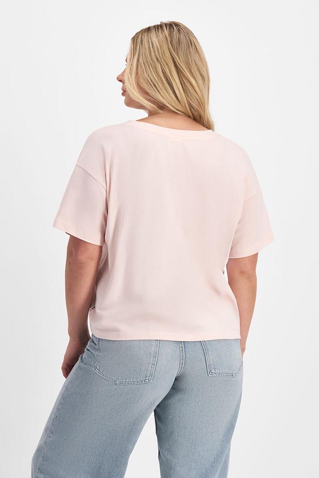 Zoe (She/Her) wears size Large and is 170cm tall with 98cm chest and 85cm waist