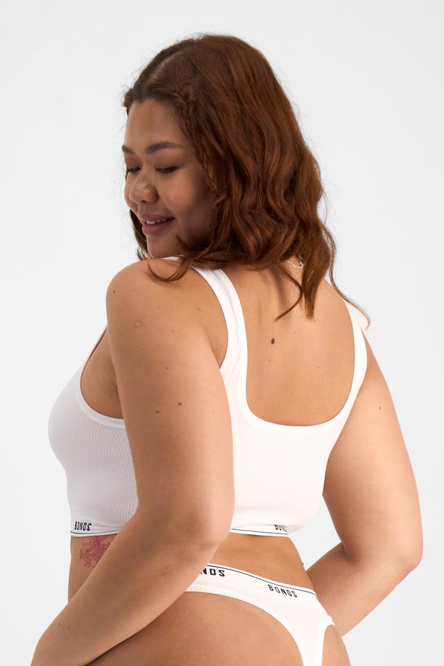 Chika (She/Her) wears size 14 and is 167cm tall with 102cm chest and 84cm waist