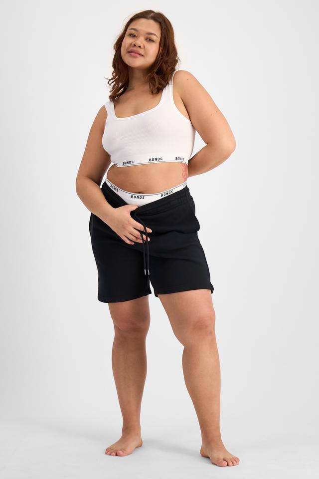 Chika (She/Her) wears size 14 and is 167cm tall with 102cm chest and 84cm waist